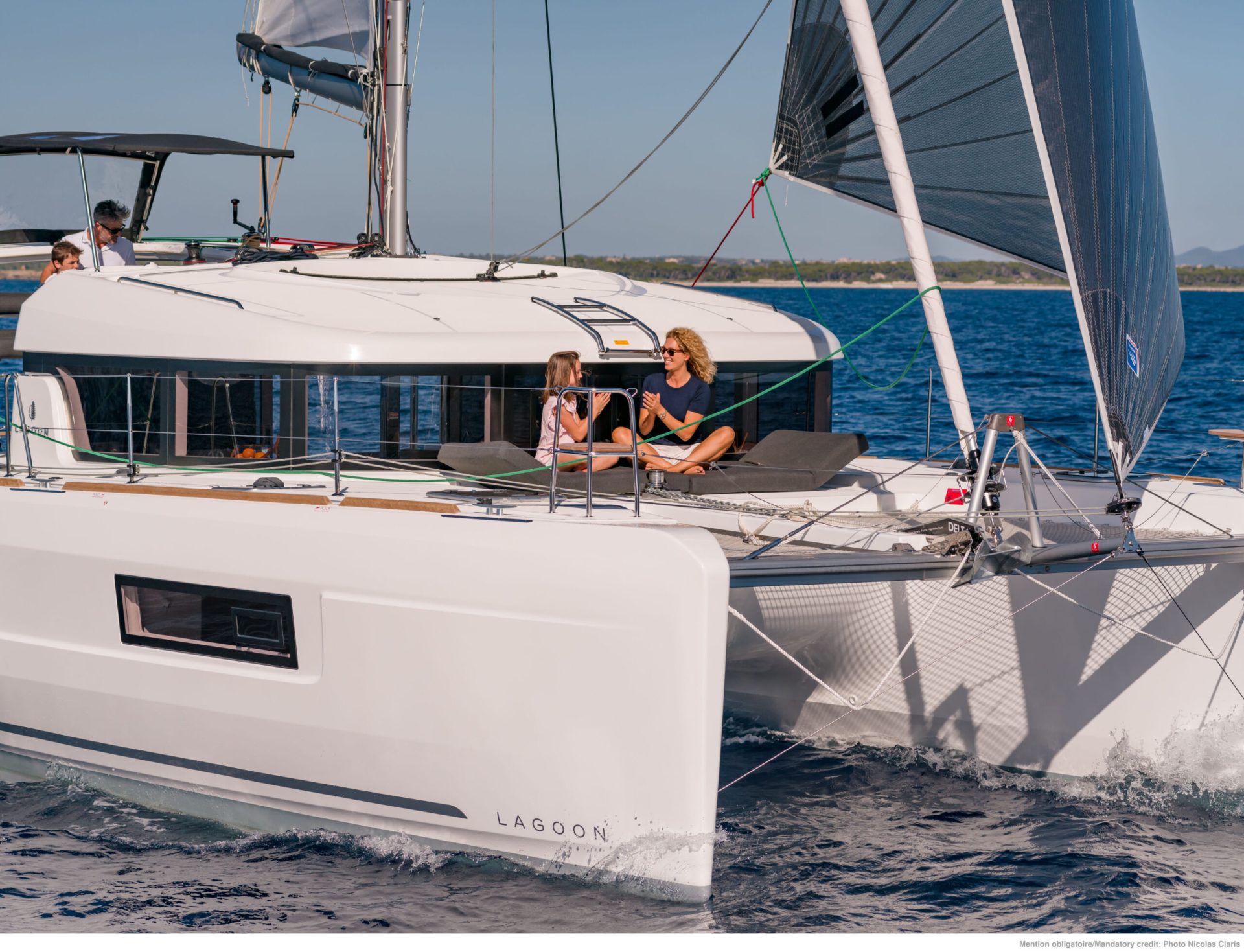 Lagoon_40_Catamaran_Exterior_5_ Lagoon_40_Catamaran_Exterior_5_